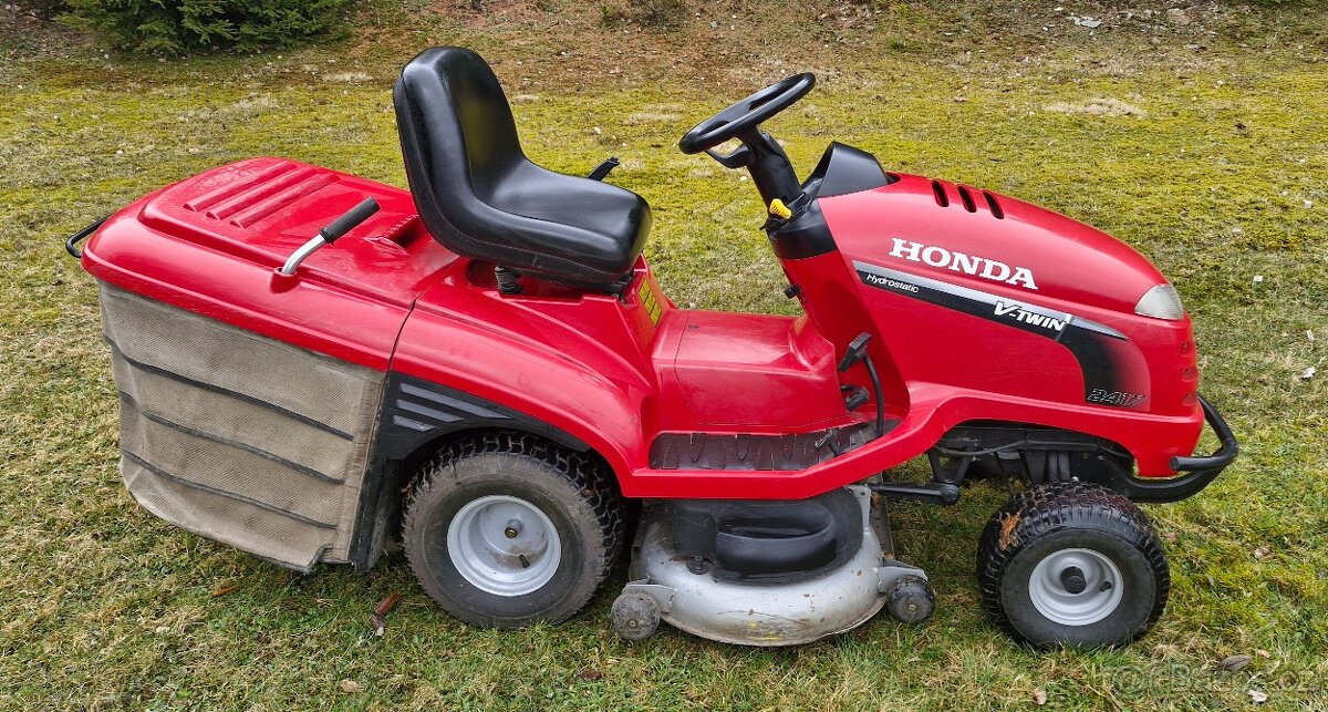 Prodám zahradní traktor Honda 2417