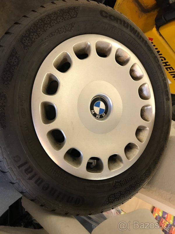 Hliníkové disky BMW s pneu a poklice