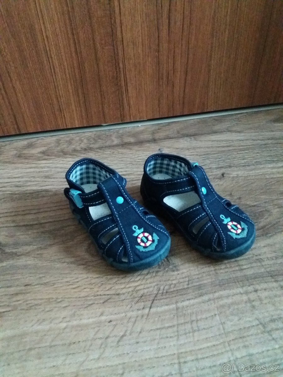 Páskové boty (sandále) vel.21 Baťa