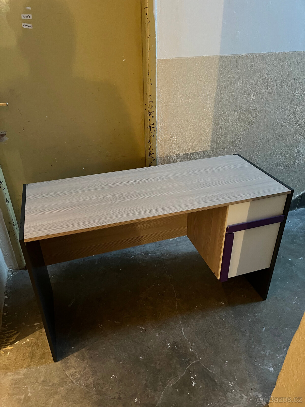 Dětský psací stůl 50 x 125, zelený/fialový 100,-Kč / ks