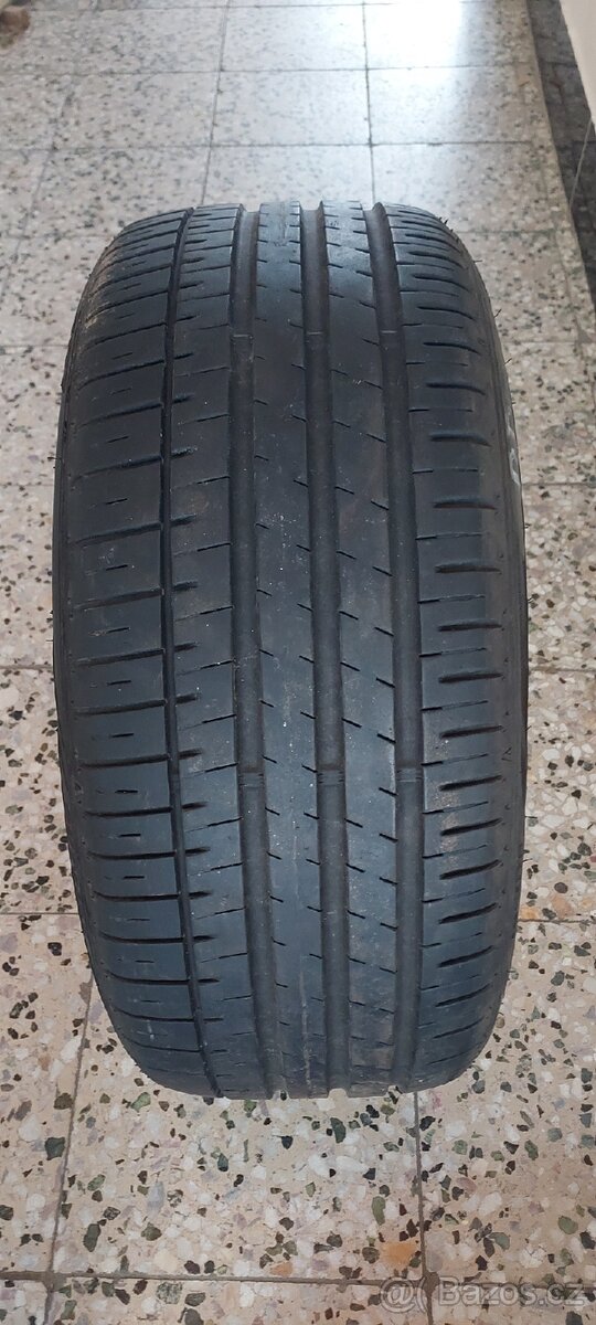 Pneu Falken Azenis 225/45 R17