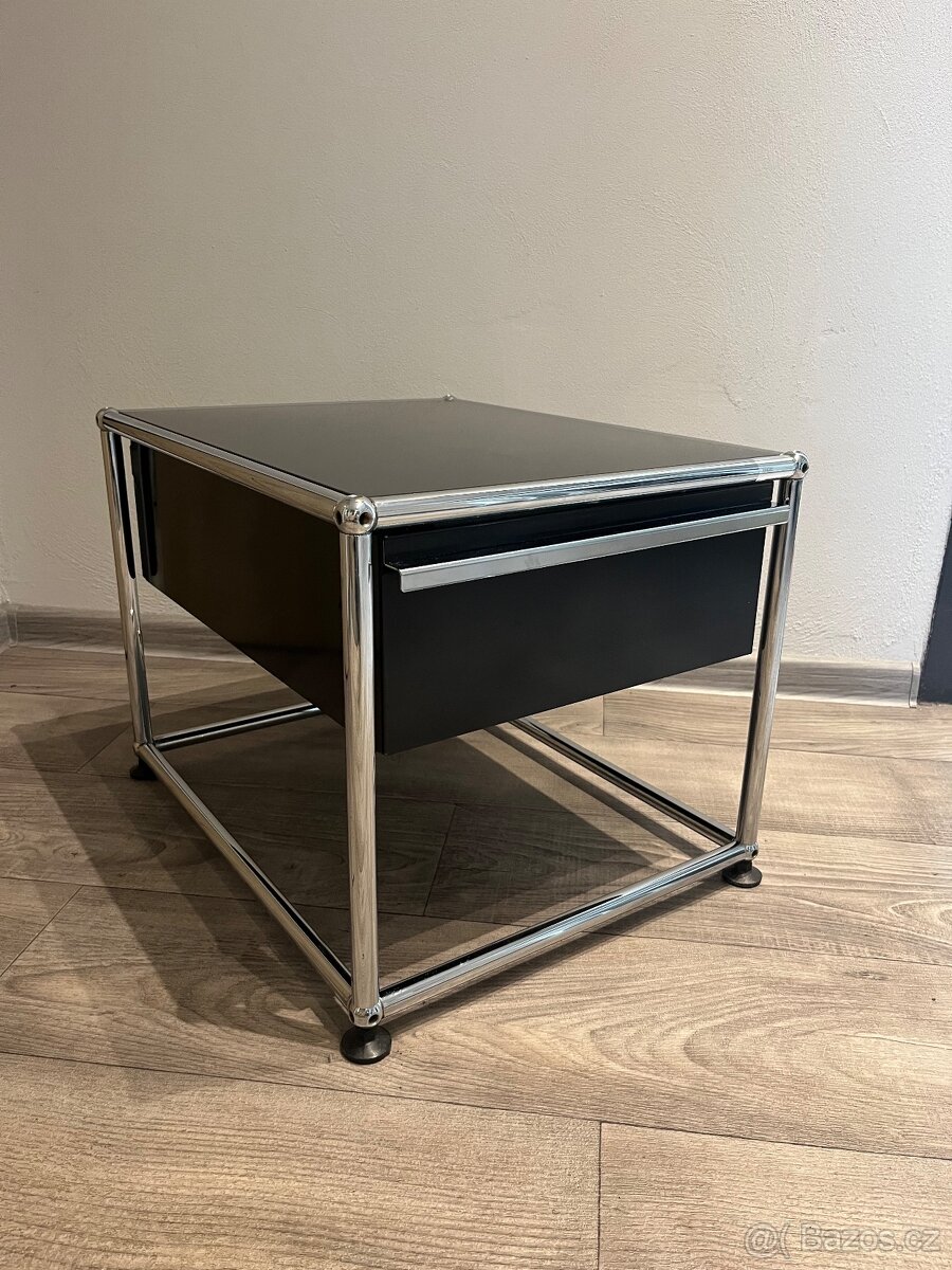 Noční stolky USM Haller