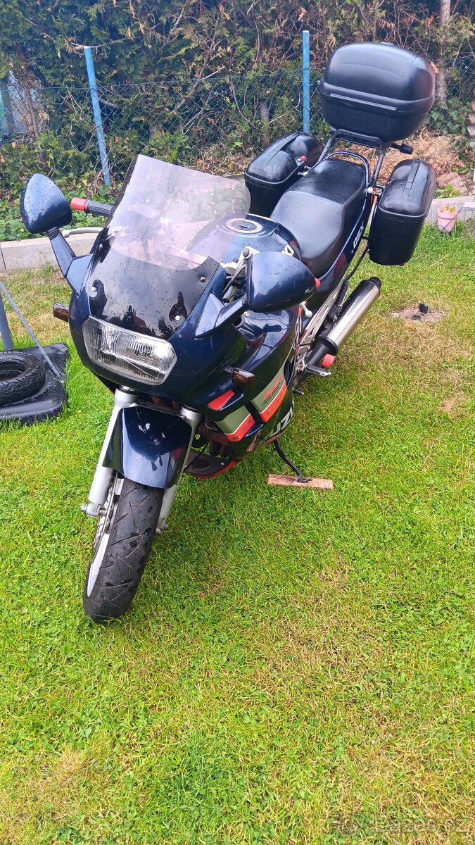 Suzuki gsx600