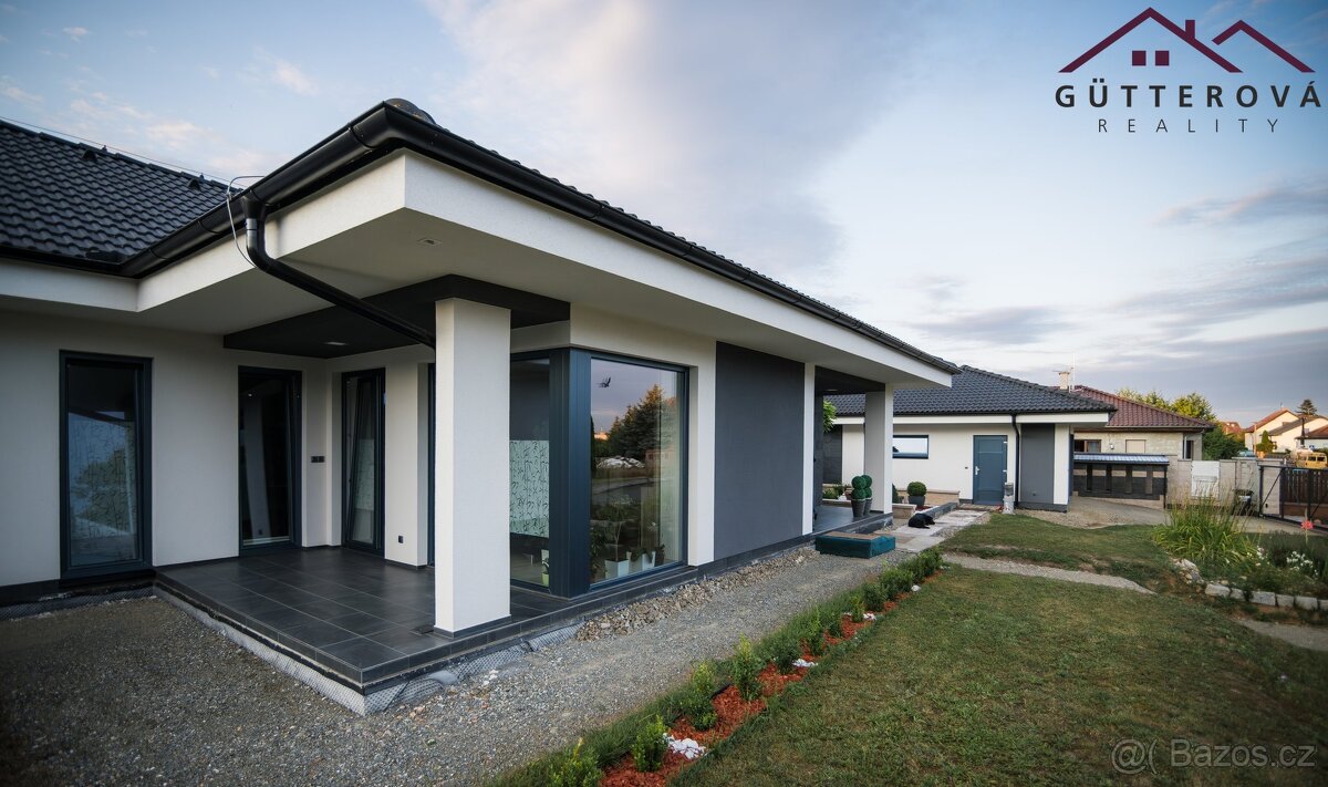 Elegantní rodinný dům s garáží a pozemkem 1.261 m2 v Městě T