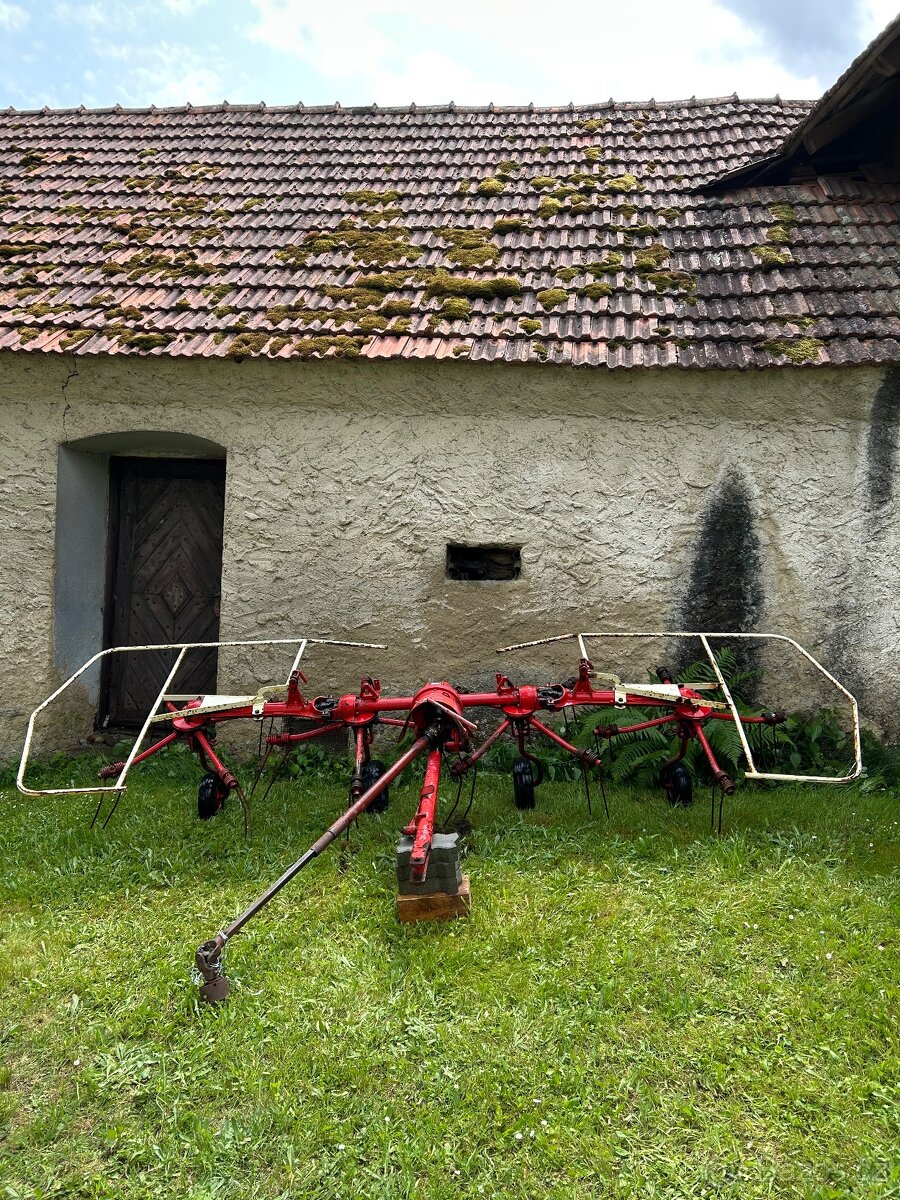 Obraceč sena Fahr KH4