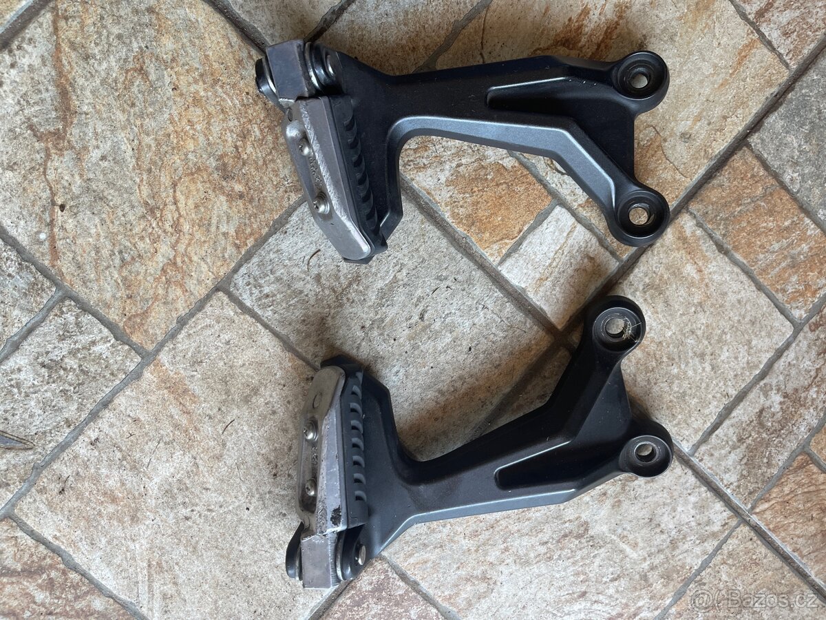 Kawasaki zadní stupačky