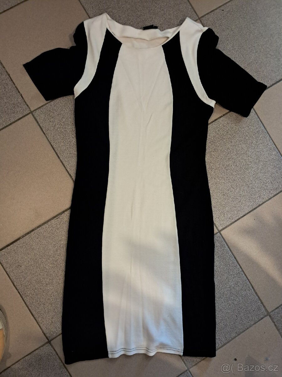 Elastické šaty
