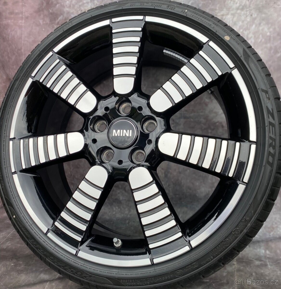 Letní sady alu Mini Cooper 205/40R18 86W