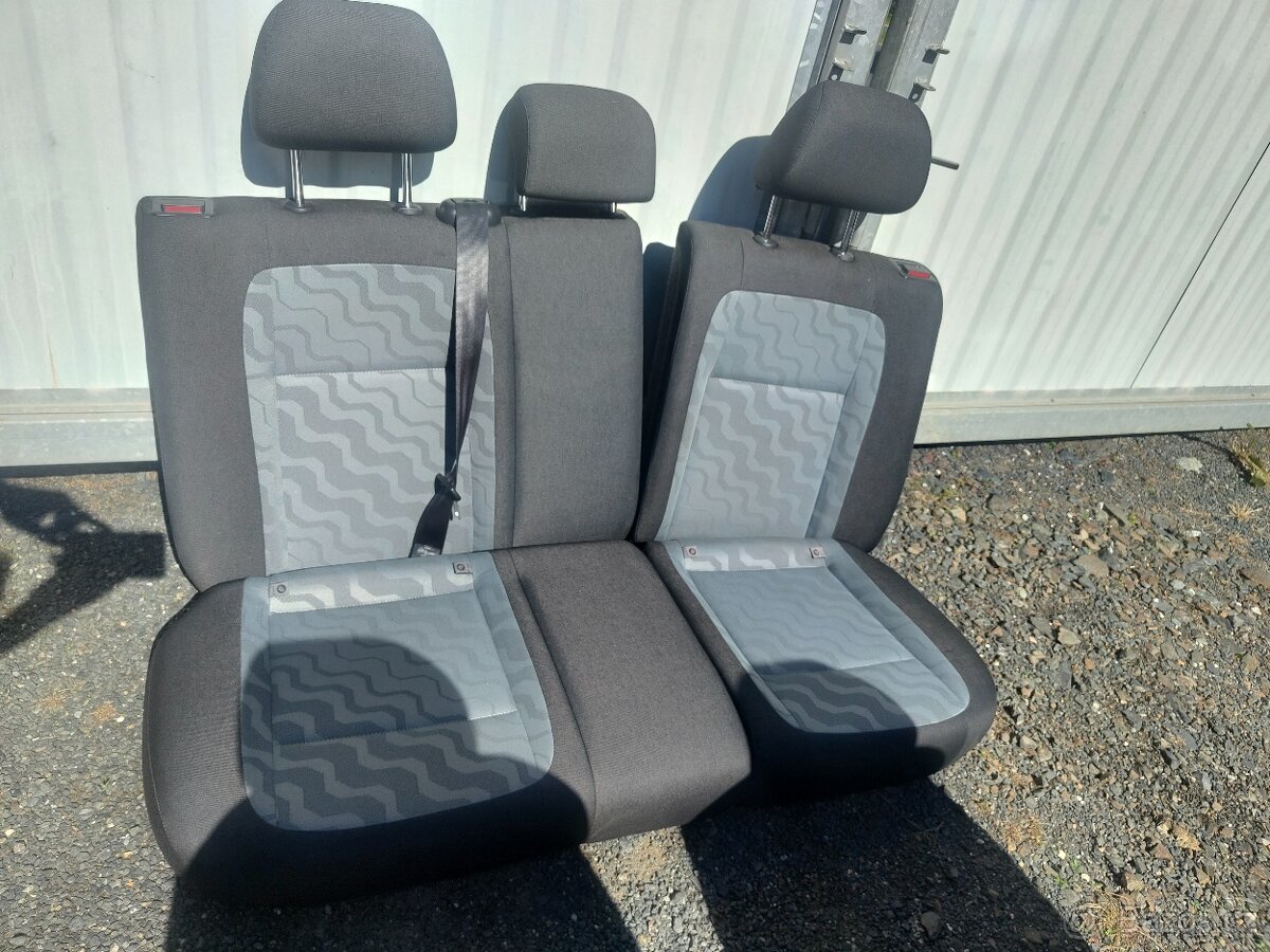 Zadní sedačky Fabia II - vlnky