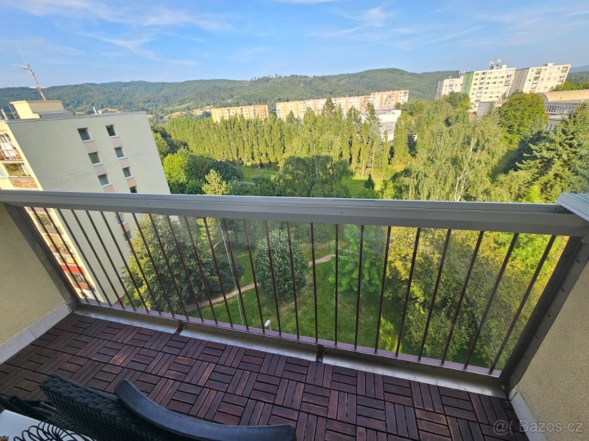 PRODÁM ZASKLENÍ LODŽIE