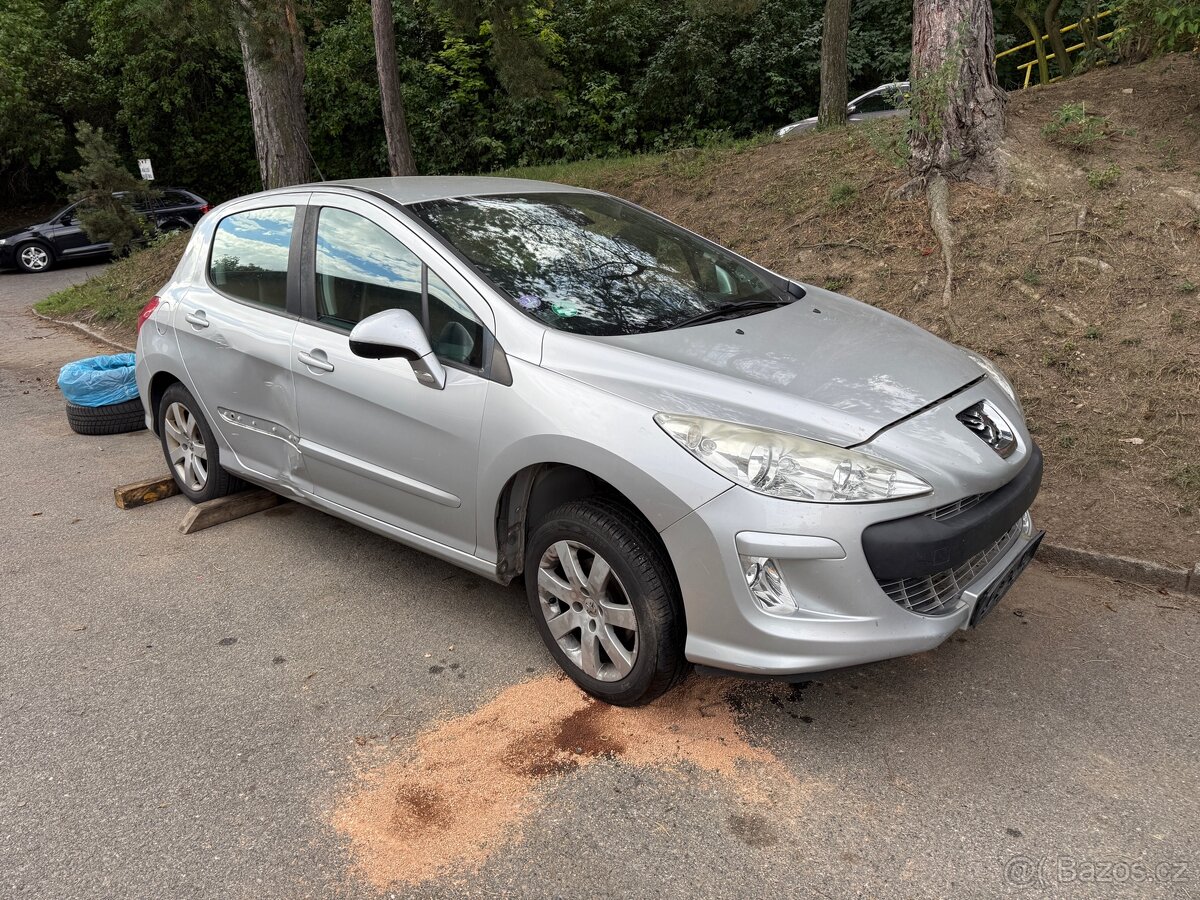 PRODANO PEUGEOT ve 308 1.6 AUTOMAT 2011
