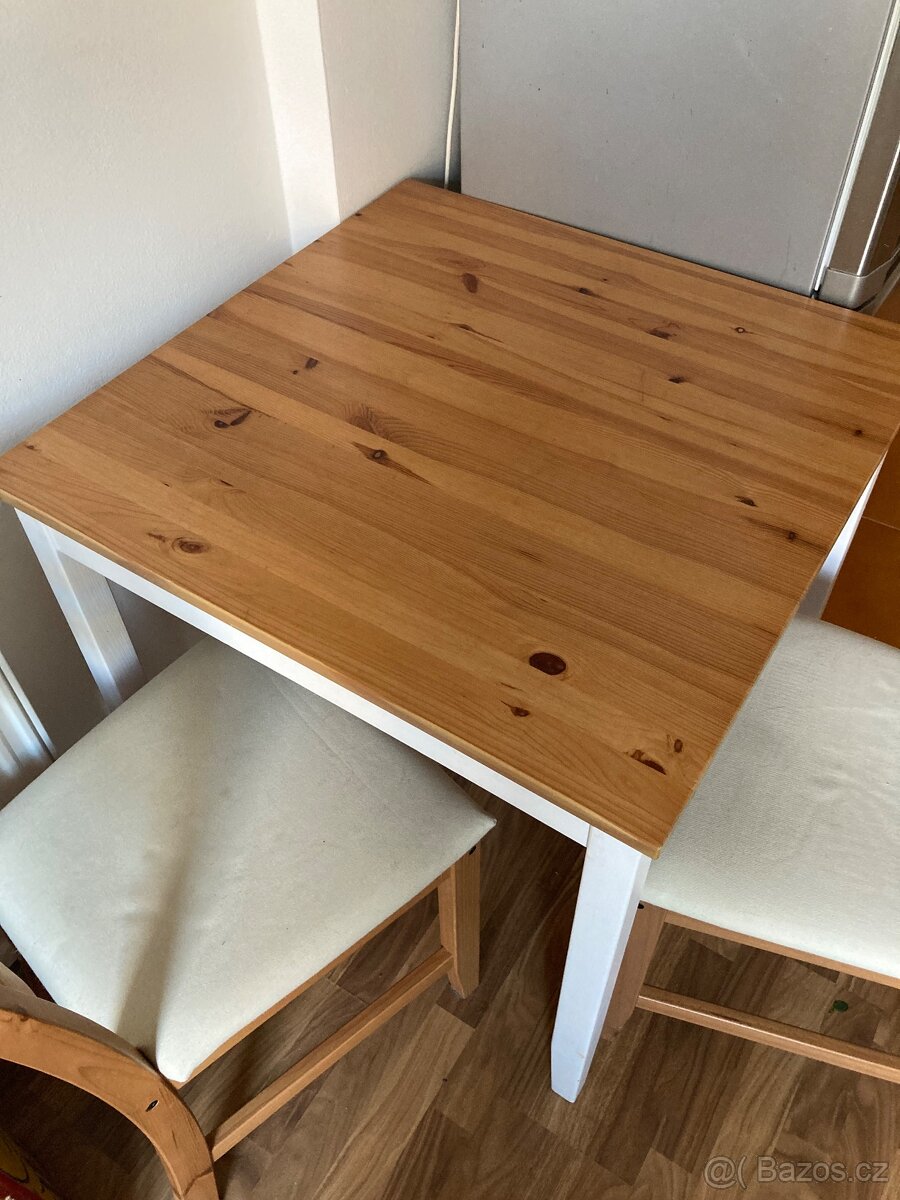 Stůl a židle