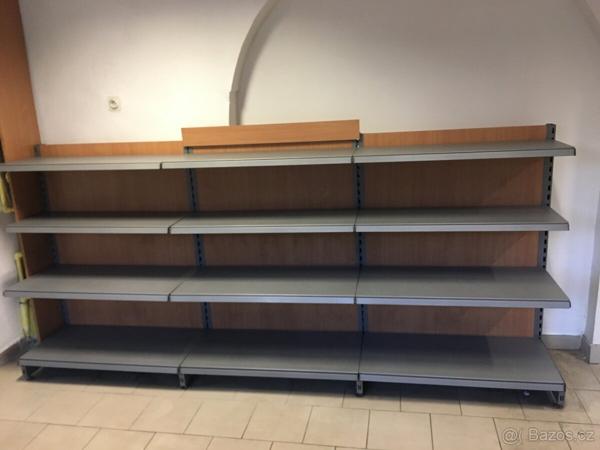 Prodejní regály, pult