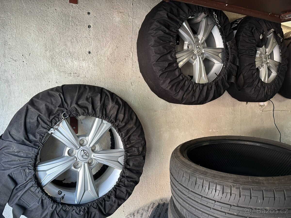 Kompletní sada zimních kol Toyota C-HR