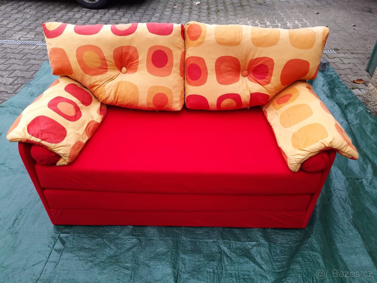 Malý rozkládací gauč