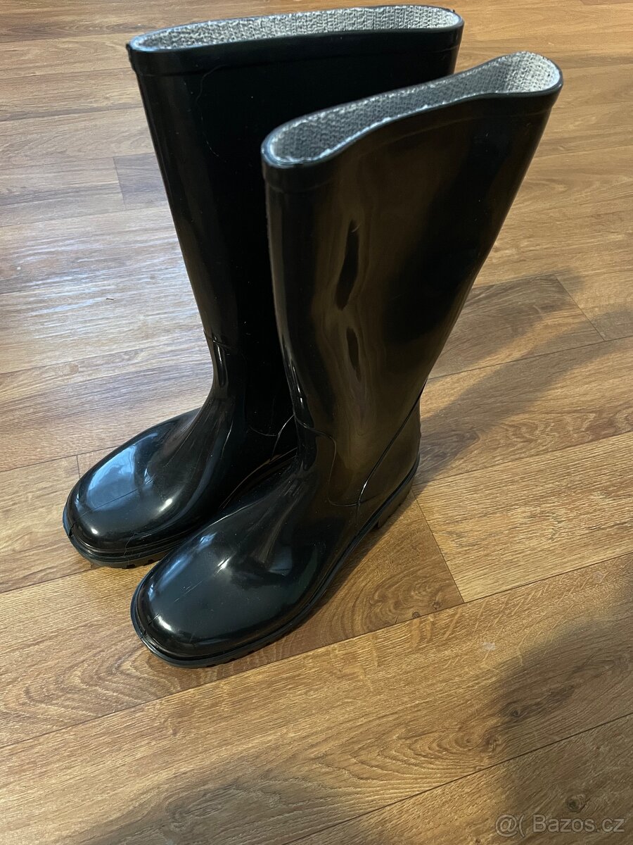 Prodám dětské holinky