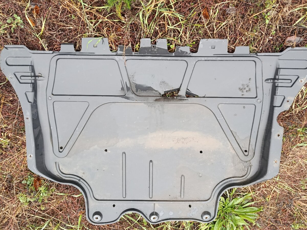 Spodní kryt motoru Škoda Superb III