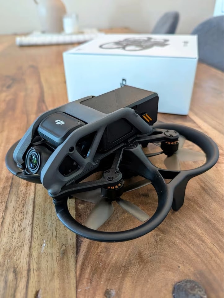 DJI Avata FPV dron + brýle Goggles + Controller 2 + 2× extra