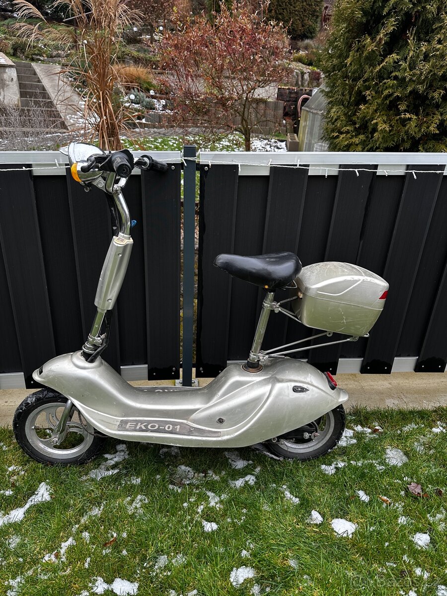 Prodám elektro skútr.