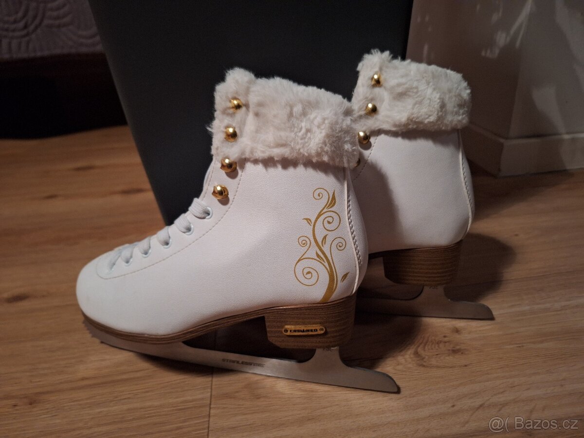 Dámské lední brusle Crowned