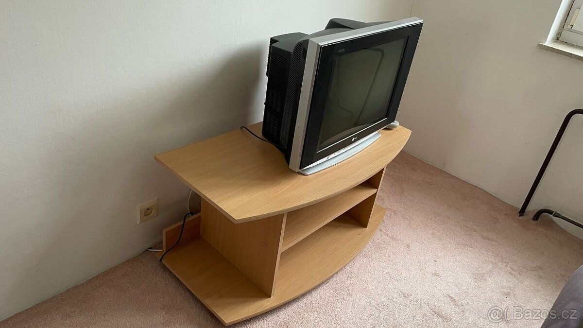 Prodám televizi i se stolkem