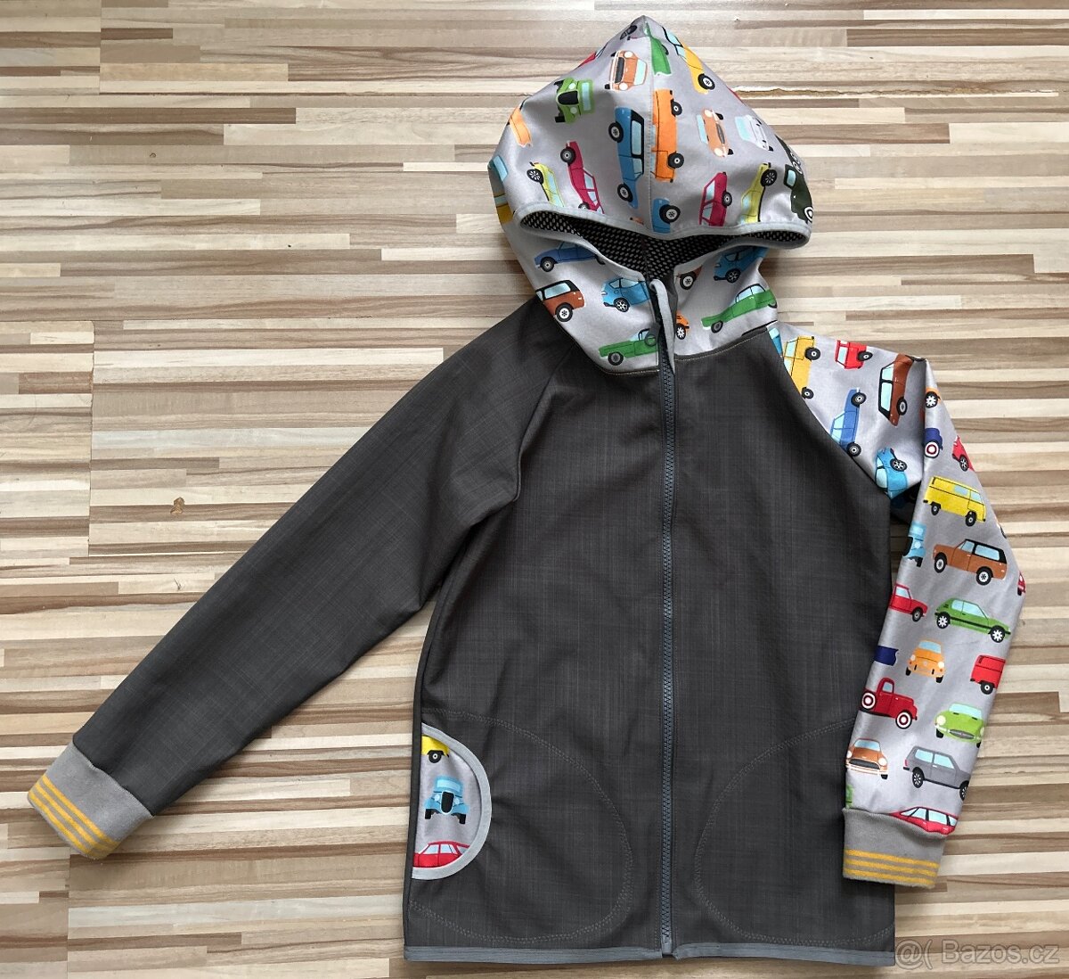 Softshellova bunda s auty