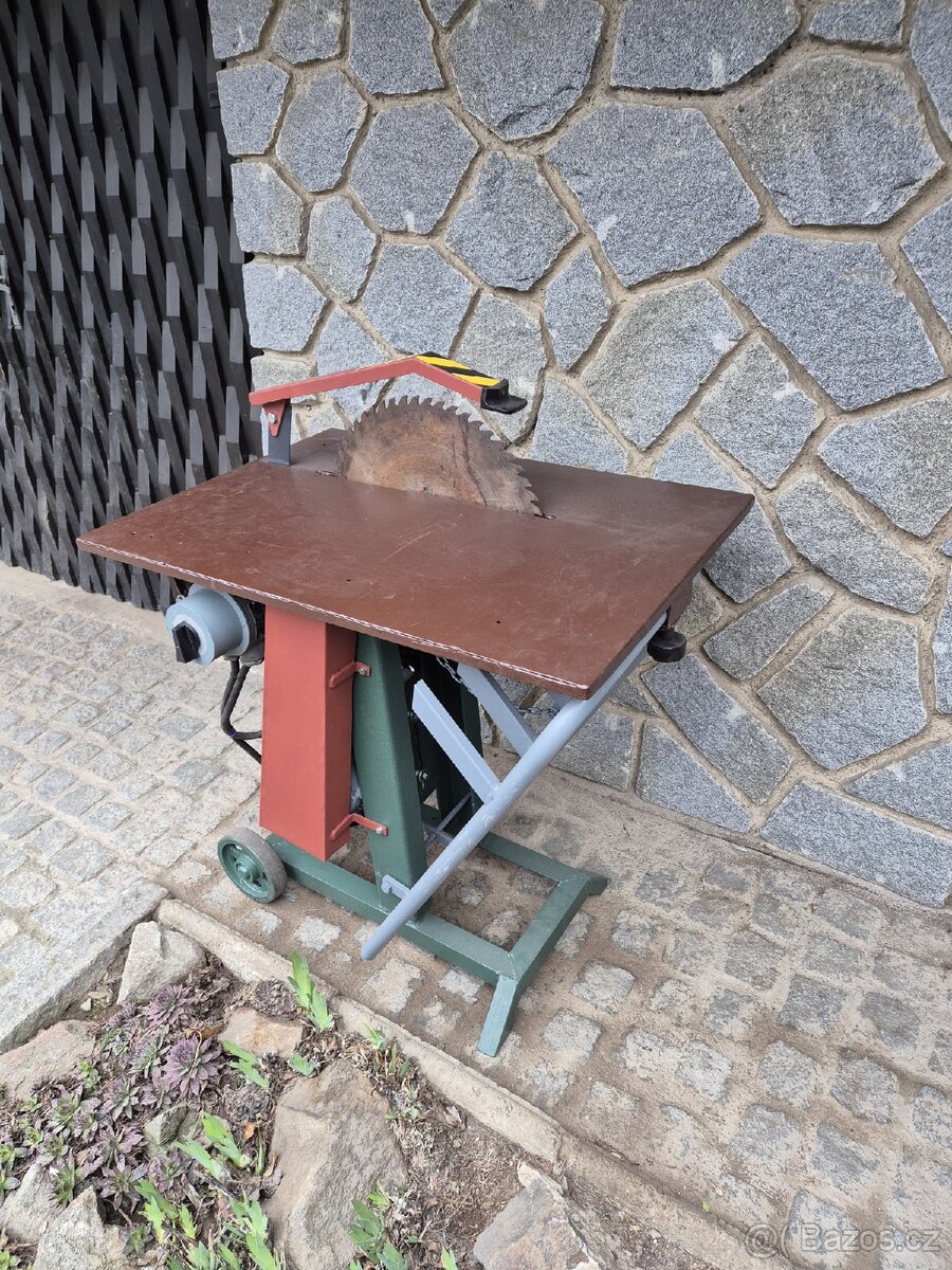 Cirkulárka s kolébkou