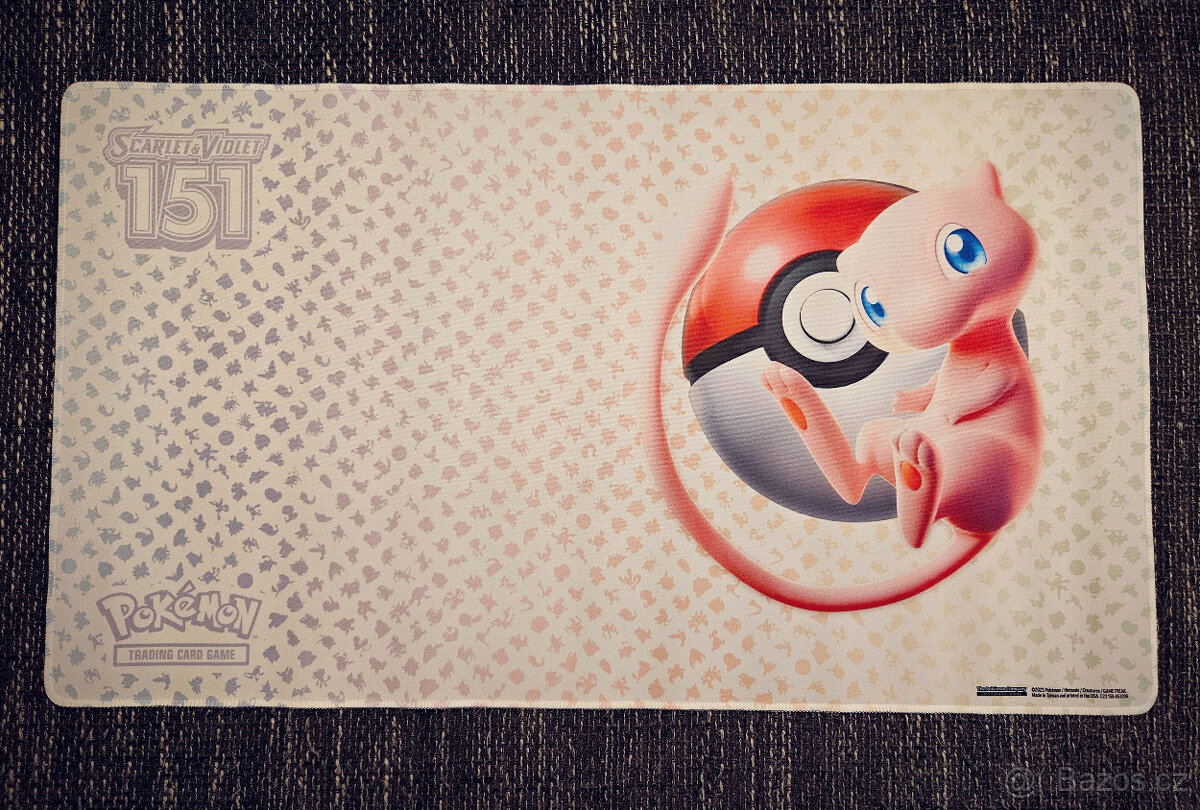 Pokemon TCG - originální hrací podložka/pod myš - 151 Mew
