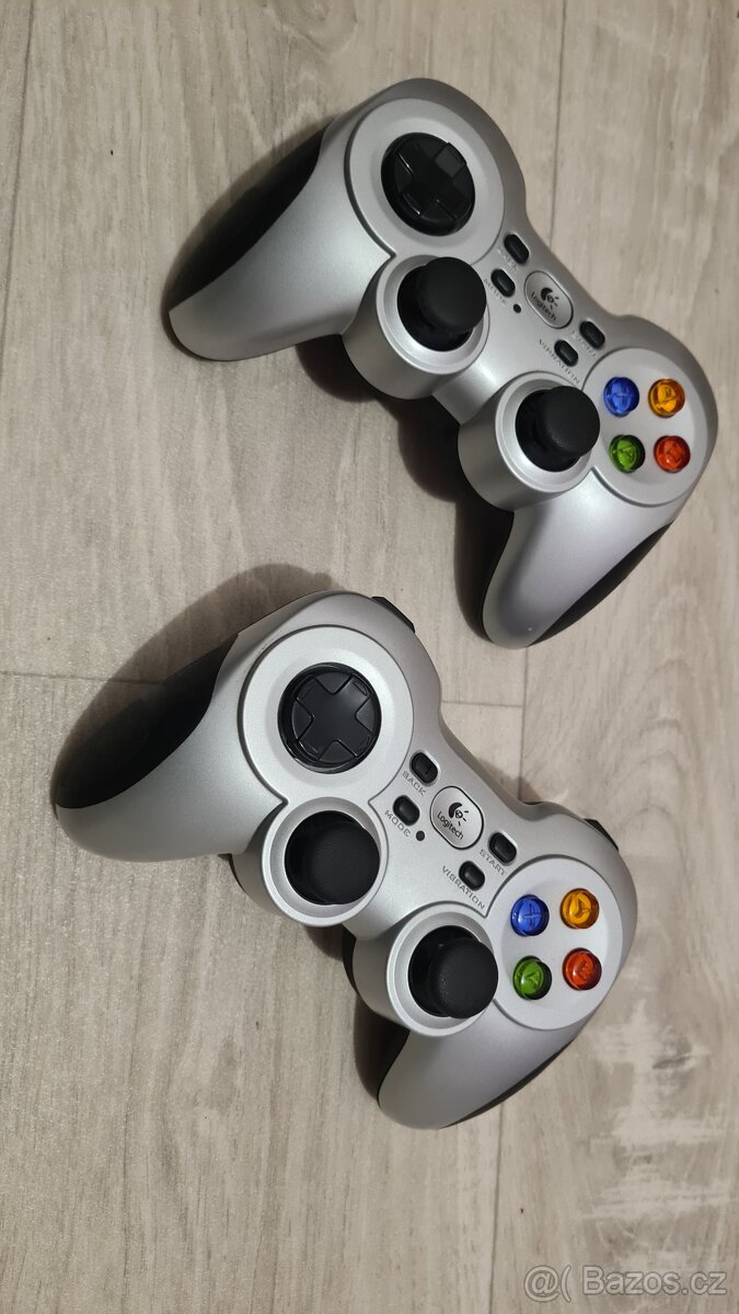 2x Logitech Wireless F710 GamePad