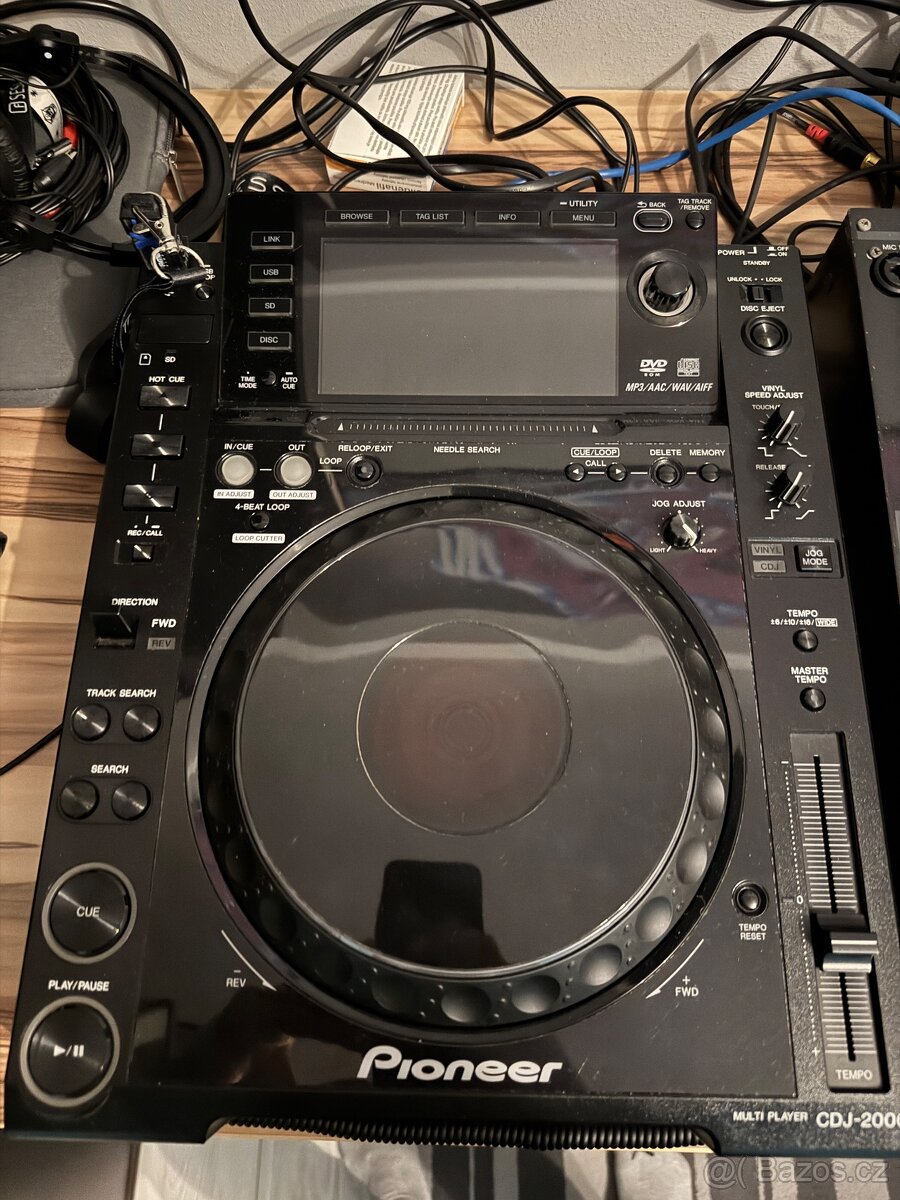 Pioneer CDJ 2000