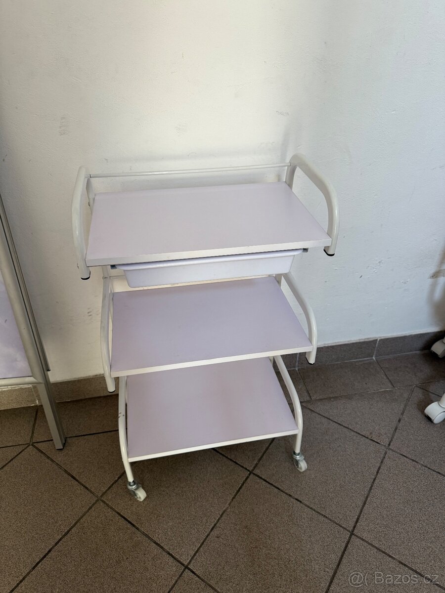 Kosmetický vozík