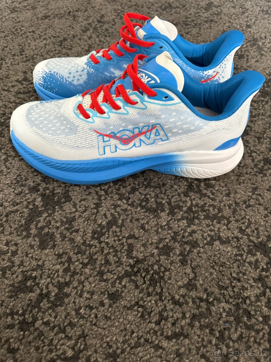 Sportovní běžecké boty HOKA Mach 6