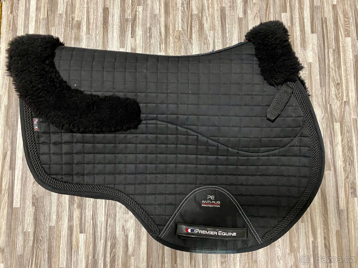 Podsedlová dečka Premier Equine s Merino beránkem
