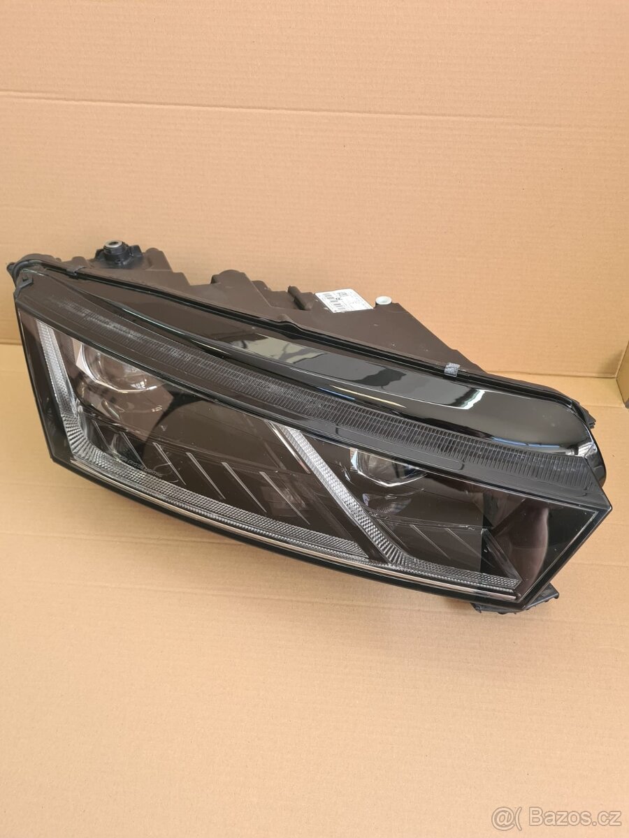 Pravé přední LED světlo Škoda Octavia IV 4