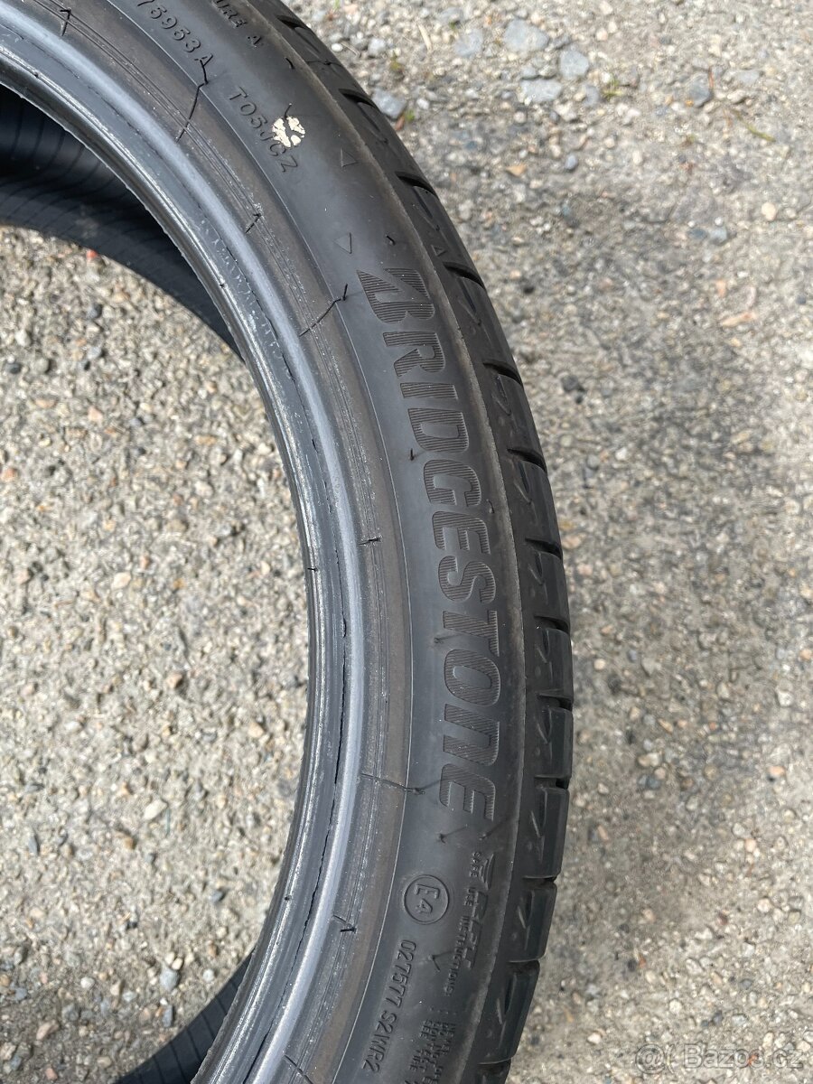 Pneu BRIDGESTONE 225/40R19 93Y RFT
