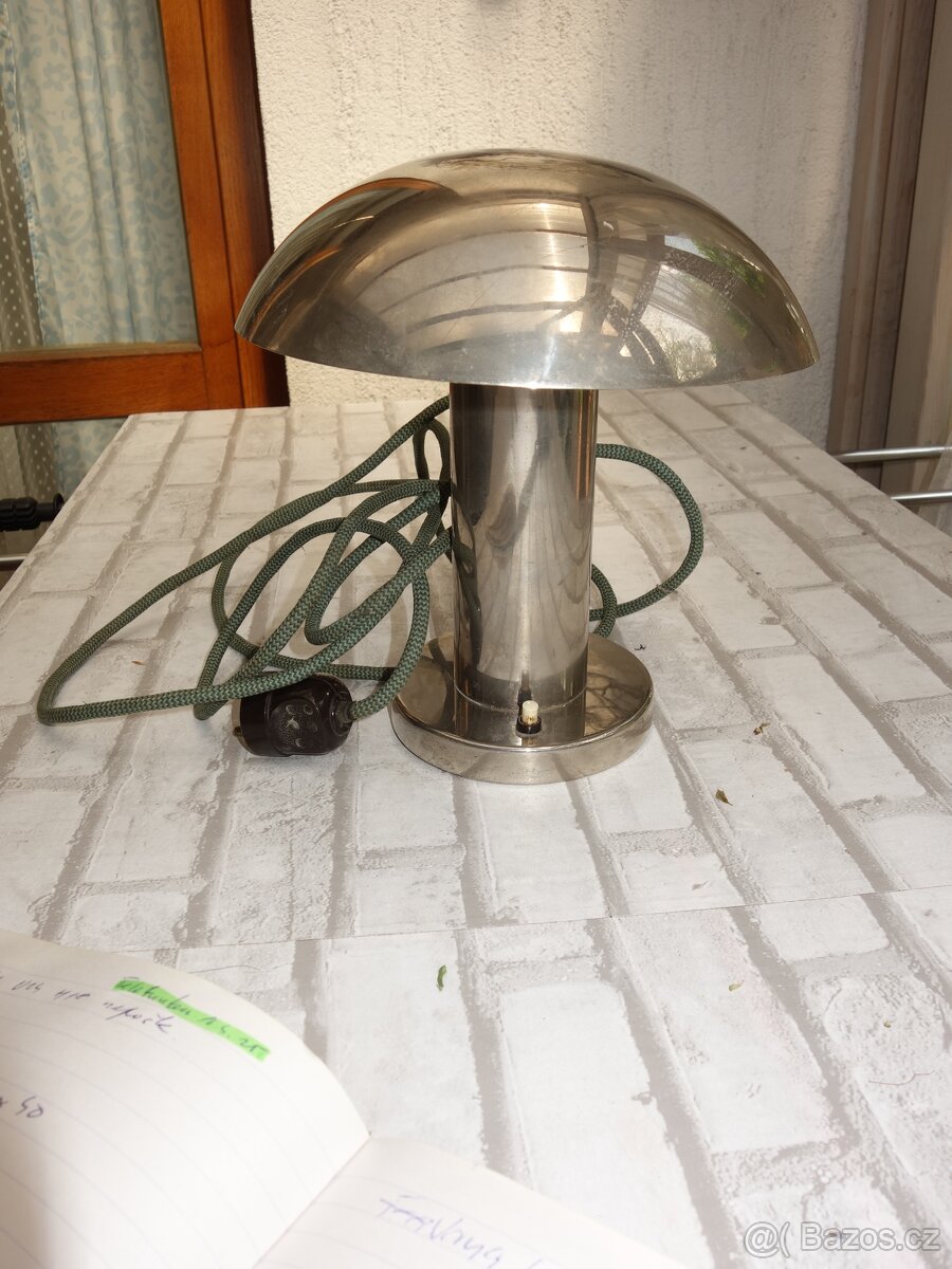 Chromovaná lampička Art Deco