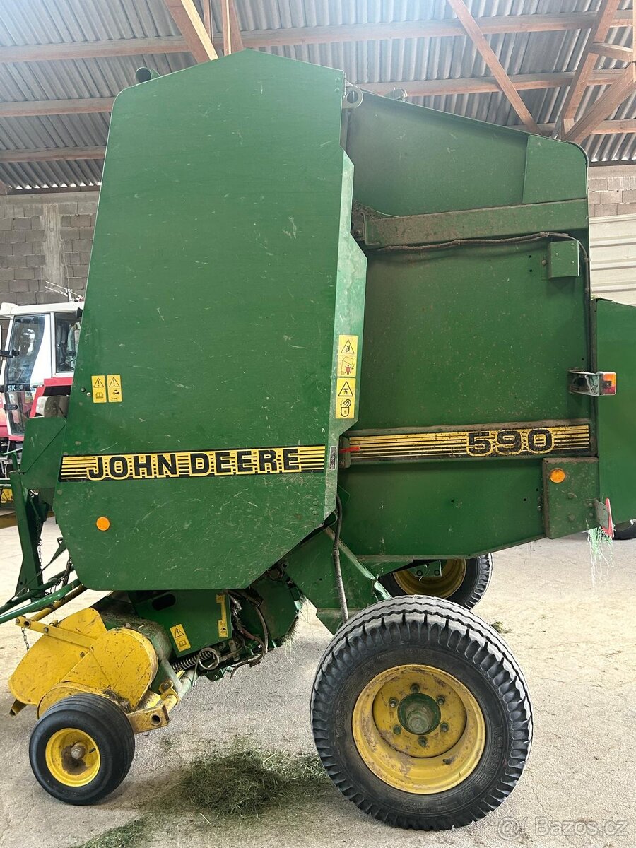 Lis na kulaté balíky John Deere 590