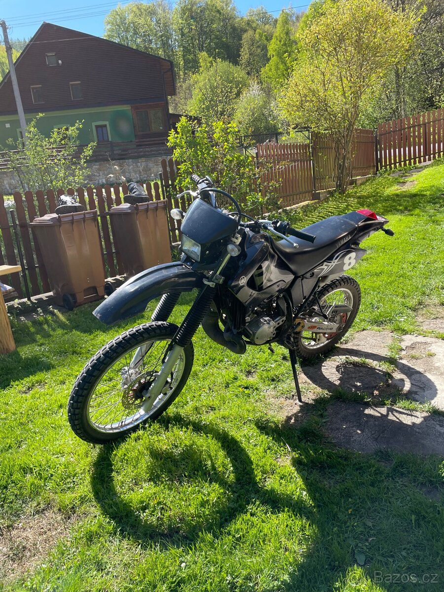 Yamaha dt 125r/re spěchá