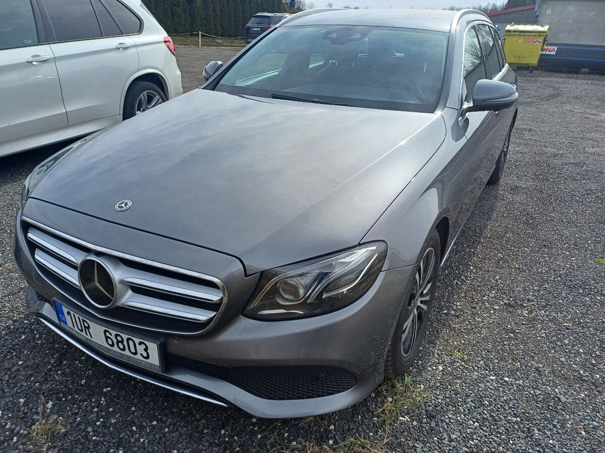 Prodam Mercedes E 220 4M