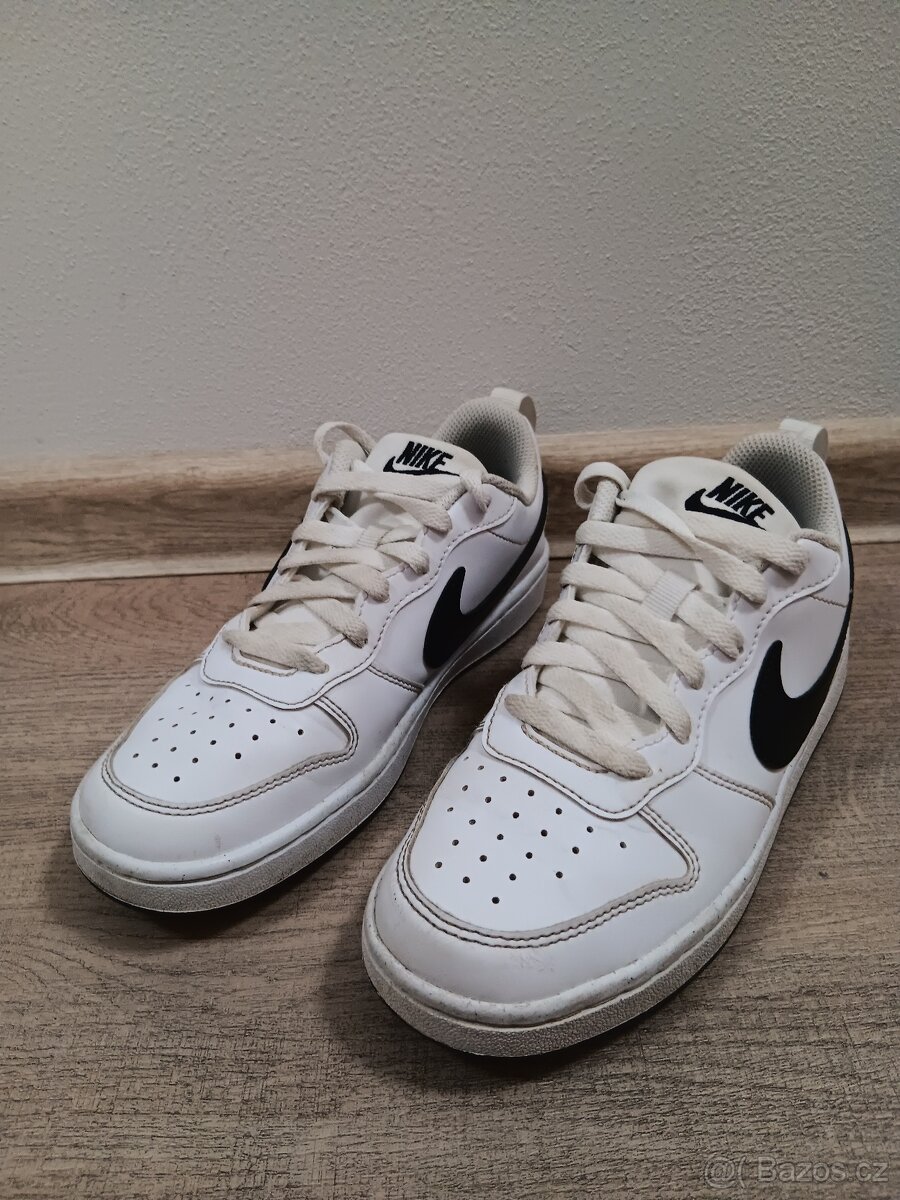 Nike Court Borough Low 2