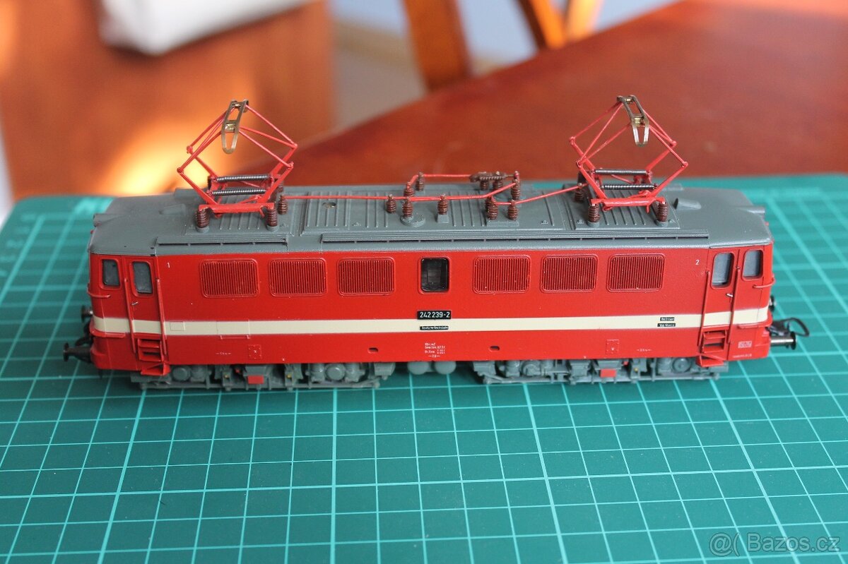 H0 PIKO BR 242 DR
