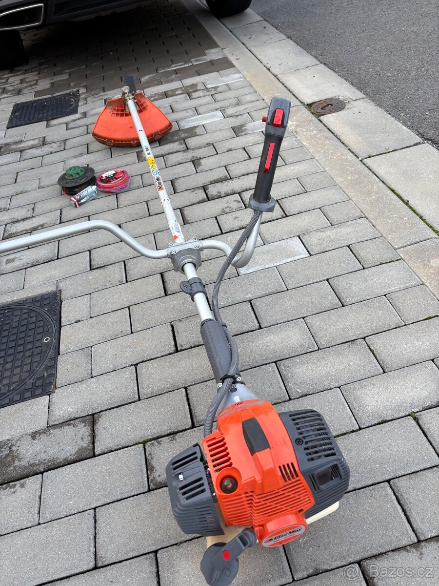 Křovinořez Oleo-Mac BC 300 T (jako nový, po servisu)