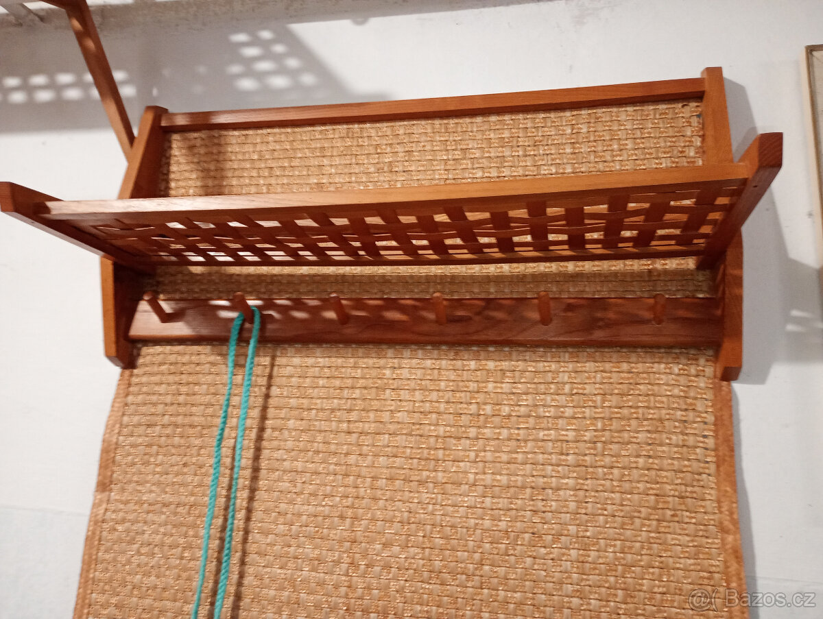 Věšák ,vyrobeno ULUV cca 1965,RETRO