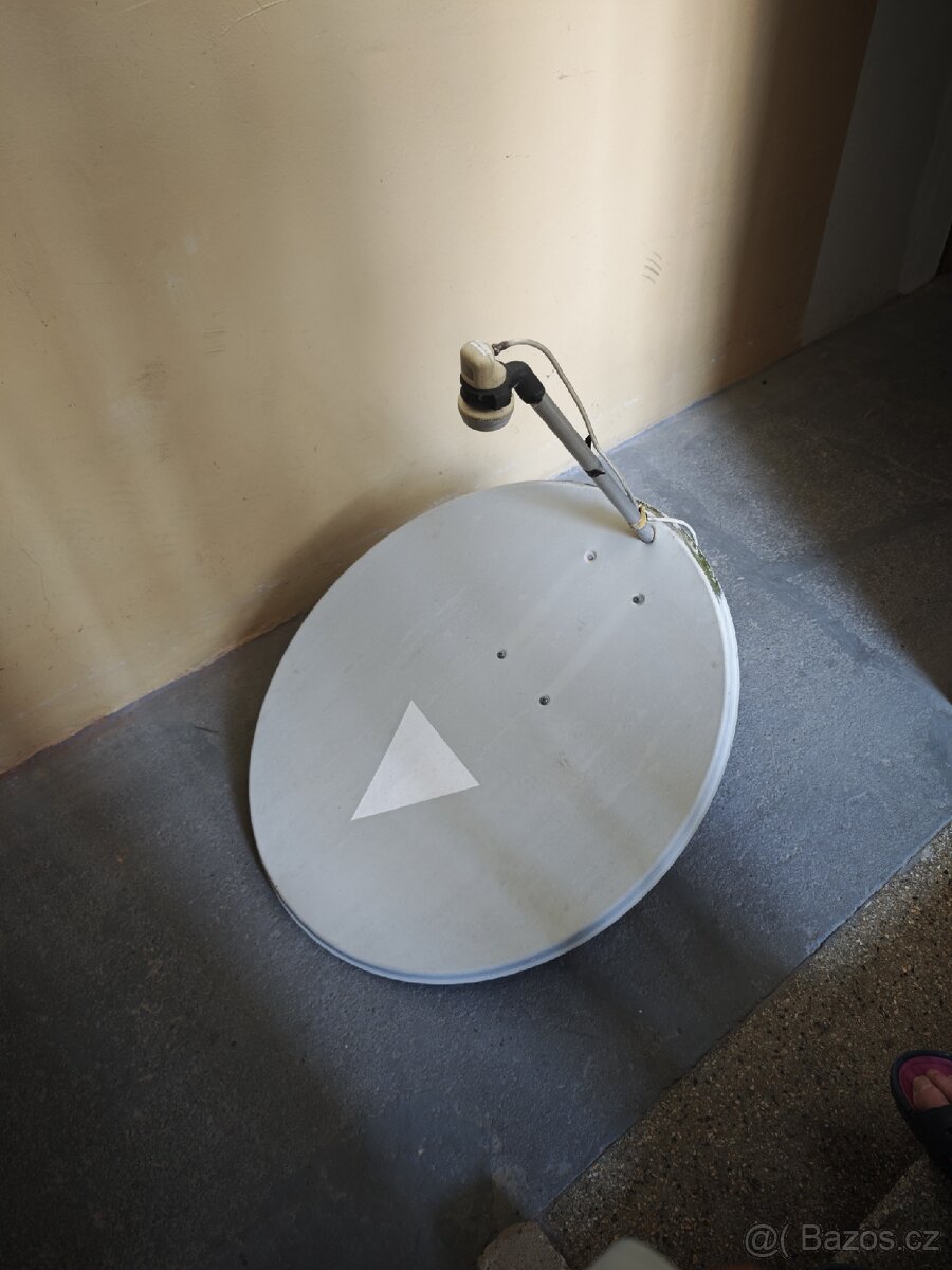 Satelit,parabola, držák