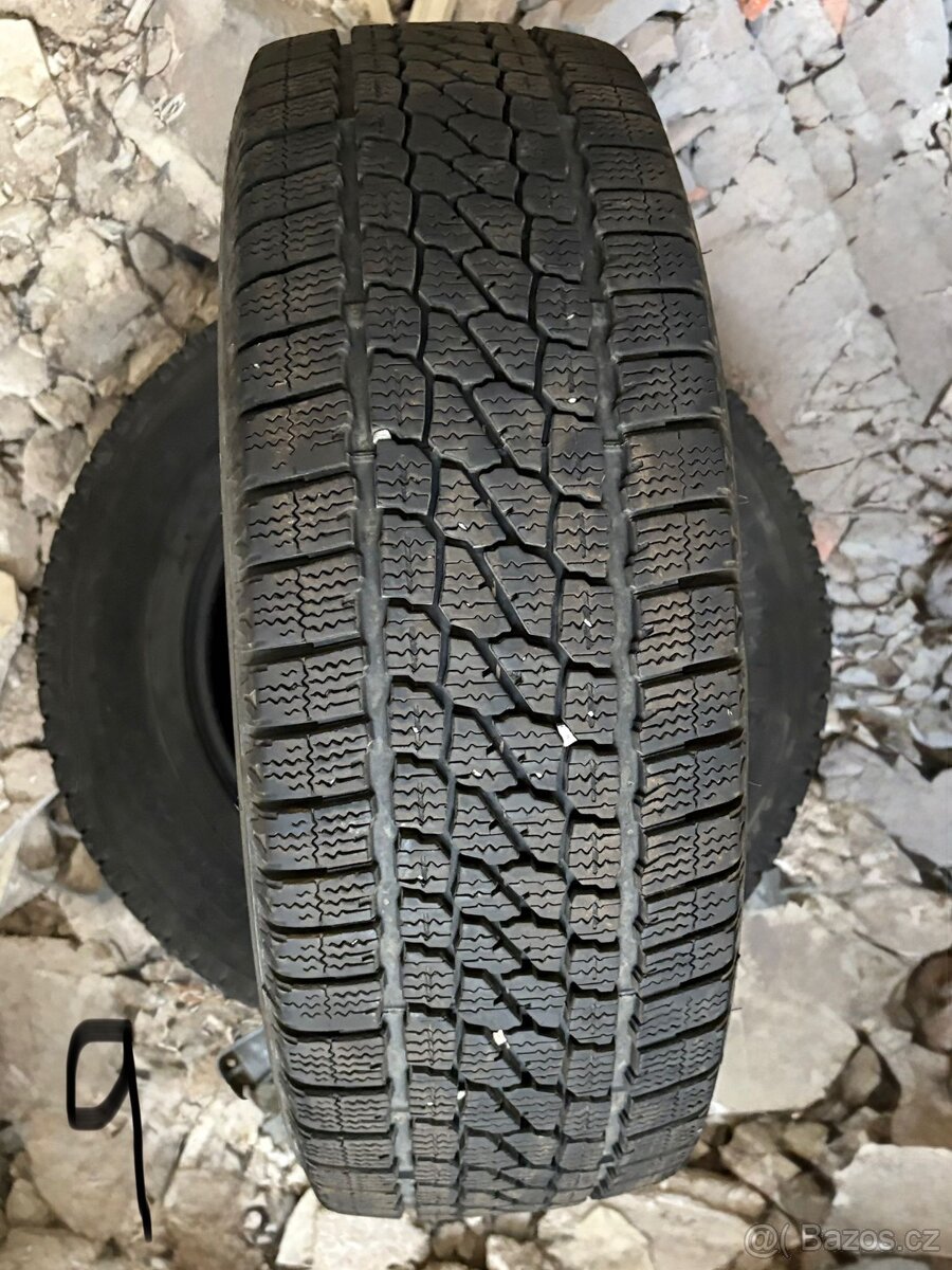 235/65R16C 115/113R