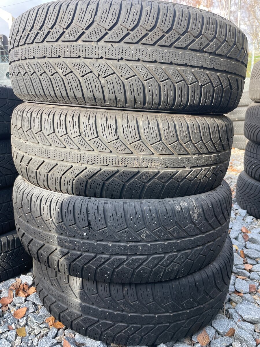Zimní pneu 215/65R17 Semperit Master-Grip2 SUV