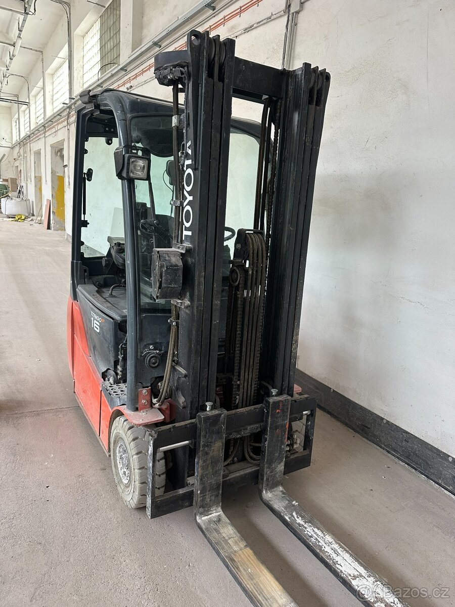 TOYOTA 16T - vysokozdvižný vozík