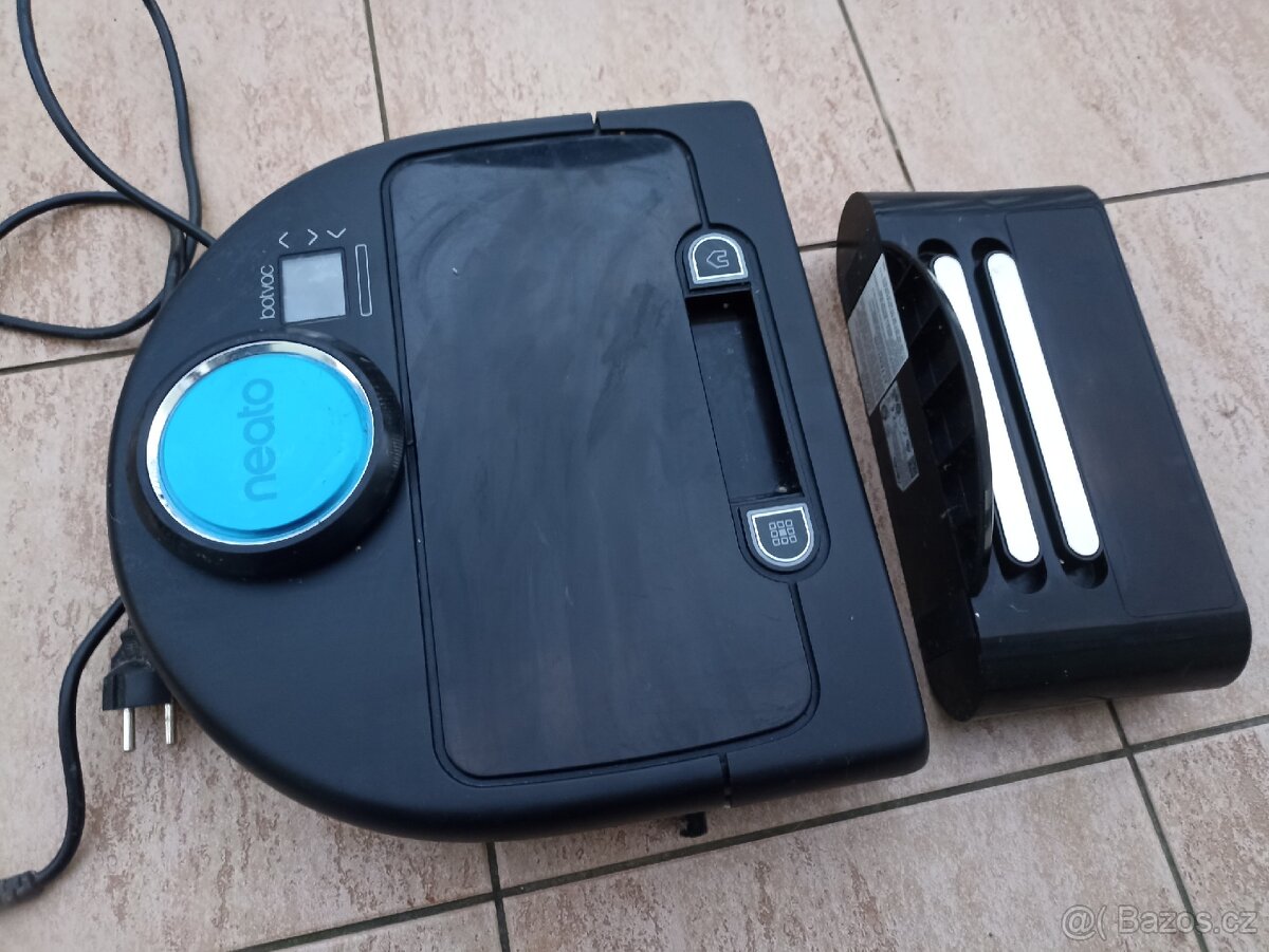 Robotický vysavač Neato (čtěte popis)