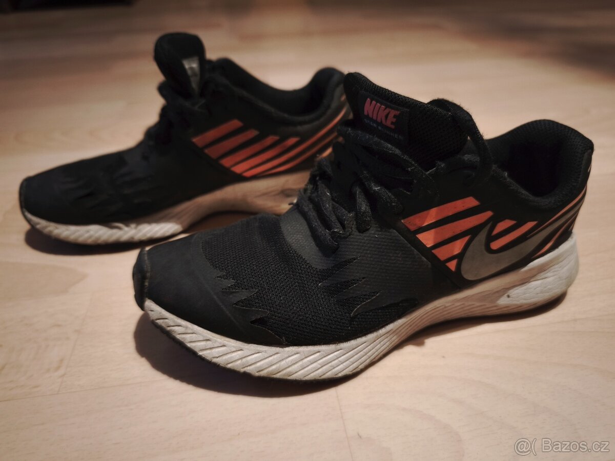 Boty dětské NIKE vel. 35,5