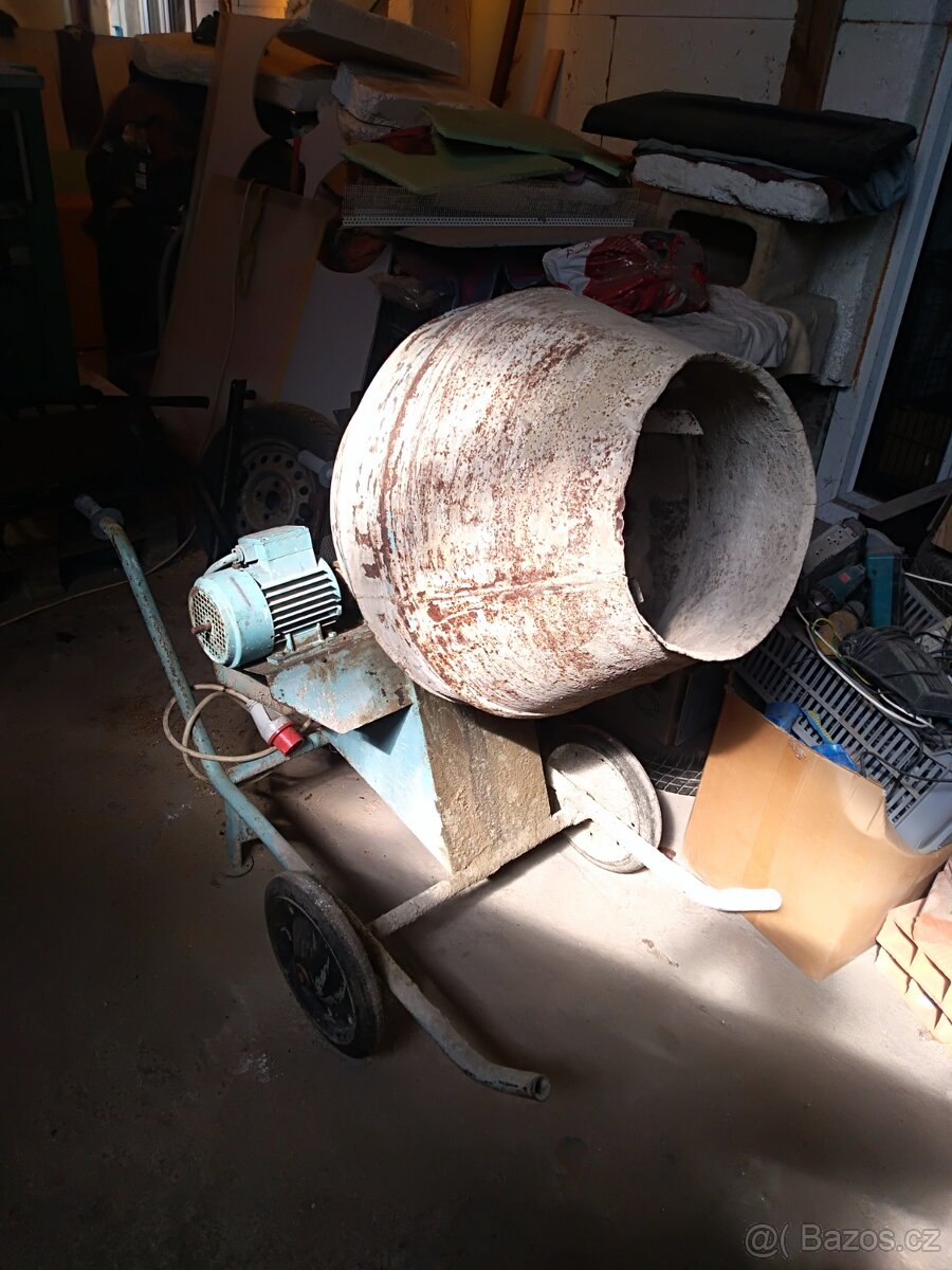 Stavební míchačka